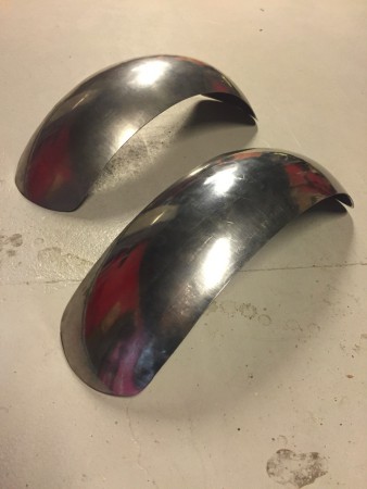 Handgjorda skärmar, 1400 kr. Kan anpassas för att passa ert hjul exakt.